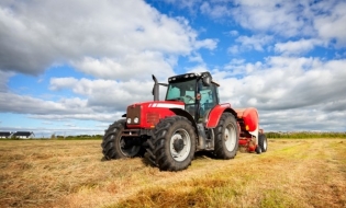 Fermierii vor beneficia de un sprijin nerambursabil de până la 20.000 euro pentru achiziționarea unui tractor prin Programul Rabla pentru Tractoare