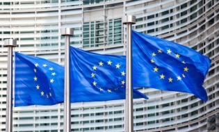 UE: 4,6 miliarde euro pentru stimularea tehnologiilor de decarbonizare în Europa, inclusiv a bateriilor pentru vehiculele electrice