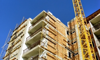 Sectorul construcţiilor a scăzut anul trecut cu 4,1%