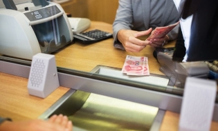 În ianuarie, creditul acordat firmelor şi populaţiei a crescut cu 8,4%, iar depozitele acestora cu 9,5%, faţă de prima lună a anului precedent