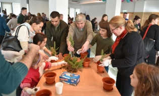 Un copil, un brăduț. O prietenie pe viață: CECCAR, alături de Regia Națională a Pădurilor – Romsilva, în campania de responsabilizare a celor mici față de natură