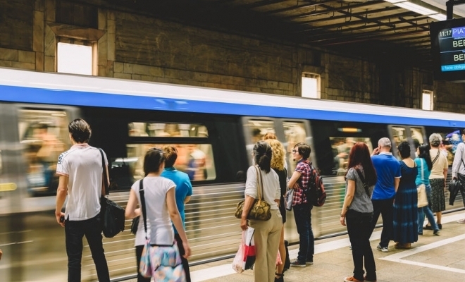 Trenurile de metrou vor circula la un interval de 9 minute în perioada Crăciunului