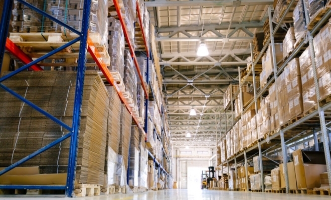 JLL: Livrările de spaţii industriale şi de logistică au fost absorbite aproape integral de cerere