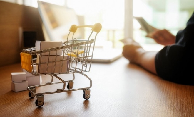 Studiu: 76% dintre consumatorii de e-commerce plasează minumum două comenzi pe lună