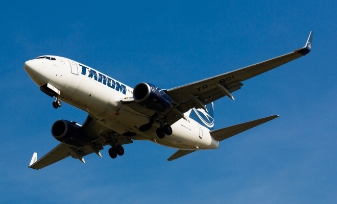 TAROM introduce din iulie noi rute interne care să susţină repornirea turismului românesc