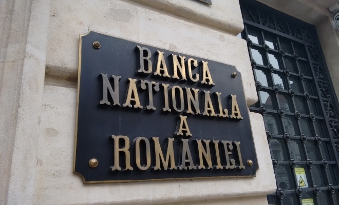 BNR: Băncile, într-o pondere importantă, estimează înăsprirea standardelor de creditare pentru toate tipurile de credite