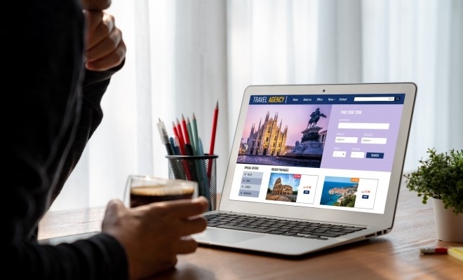 Rezervările turistice online au crescut cu aproape 14% în 2023