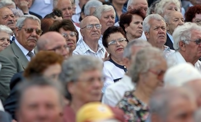 CNPP: Peste 4,94 milioane de pensionari la finele lunii februarie 2020; pensia medie - 1.329 lei