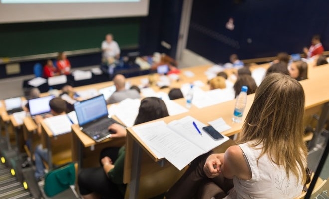 ANAF își prezintă serviciile în universități