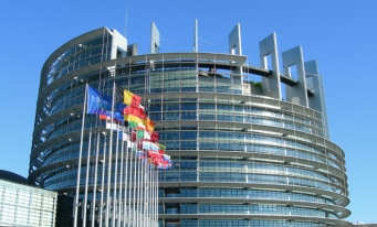 Parlamentul European elimină comisioanele excesive pentru plăți transfrontaliere din UE în afara zonei euro